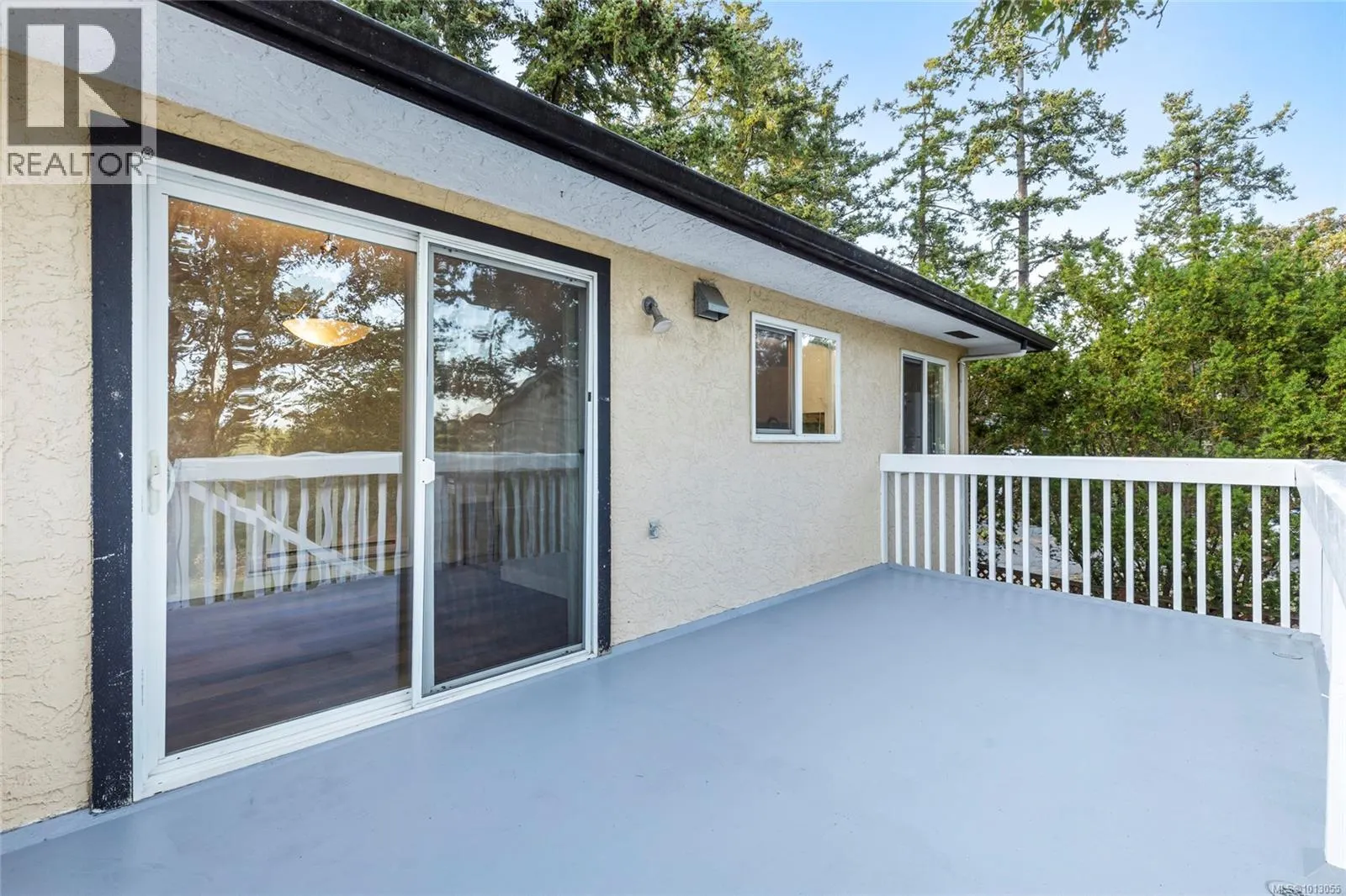4037 Zinnia Rd