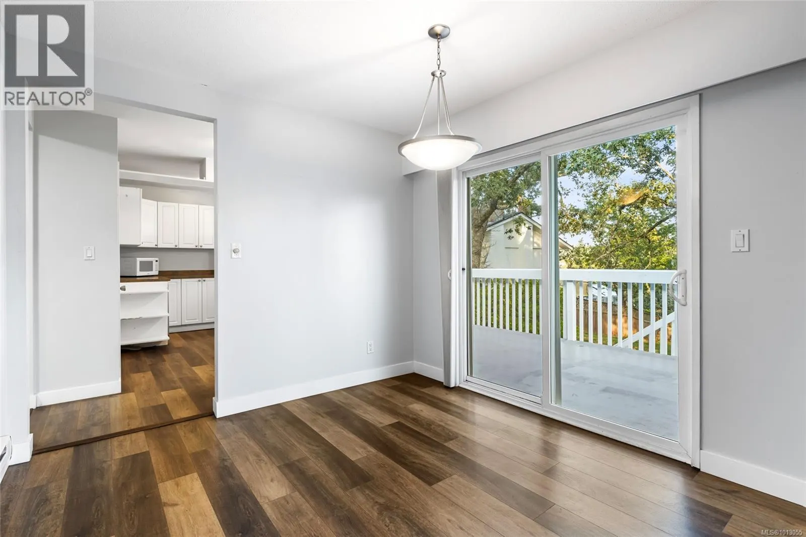 4037 Zinnia Rd