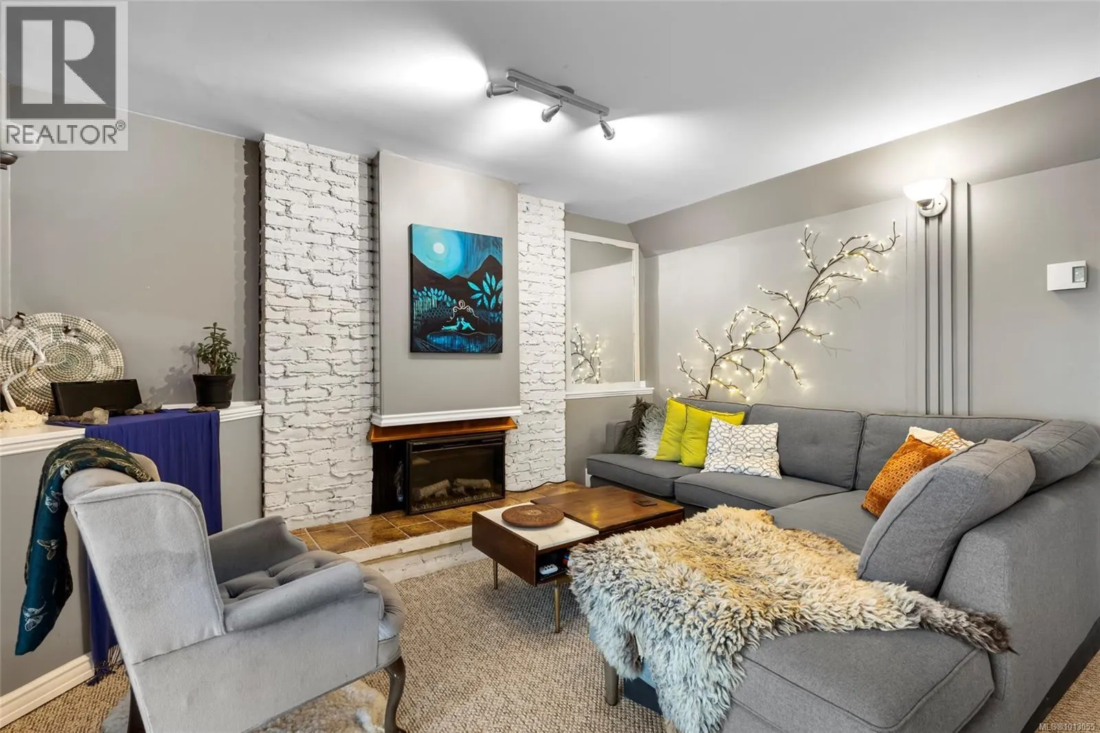 4037 Zinnia Rd