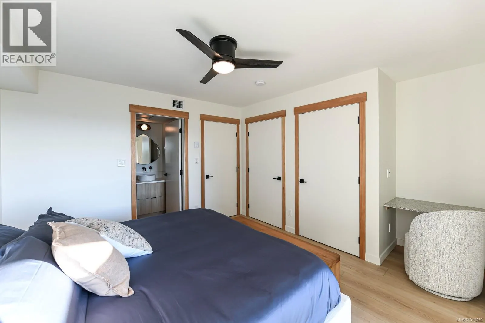 215 4305 Shingle Spit Rd