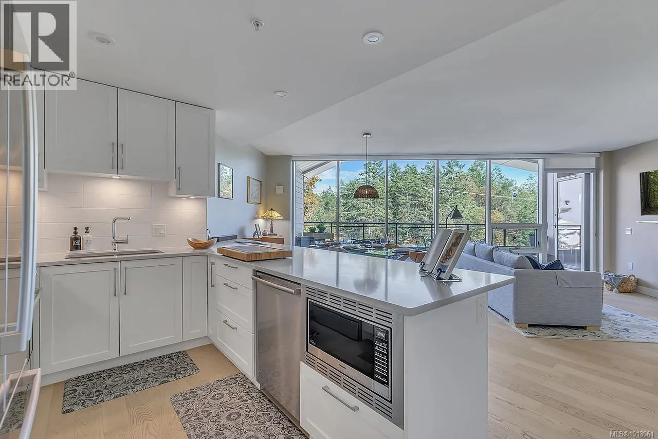 506 3529 Dolphin Dr