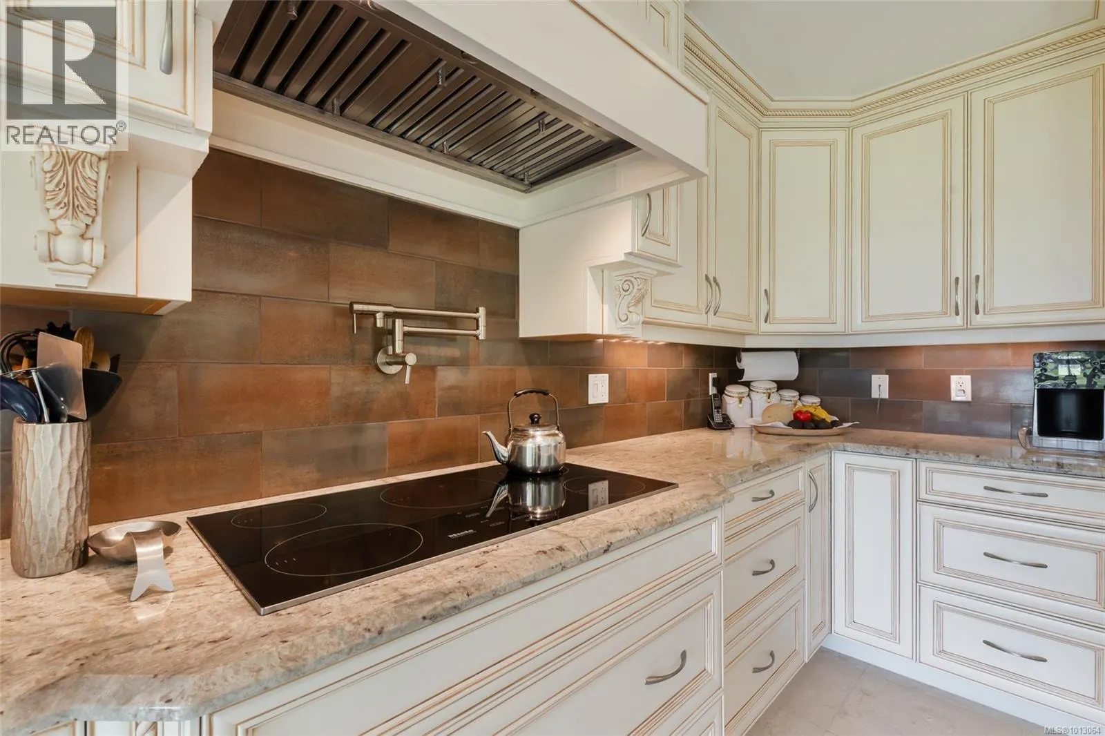 4718/4720 Shell Beach Rd
