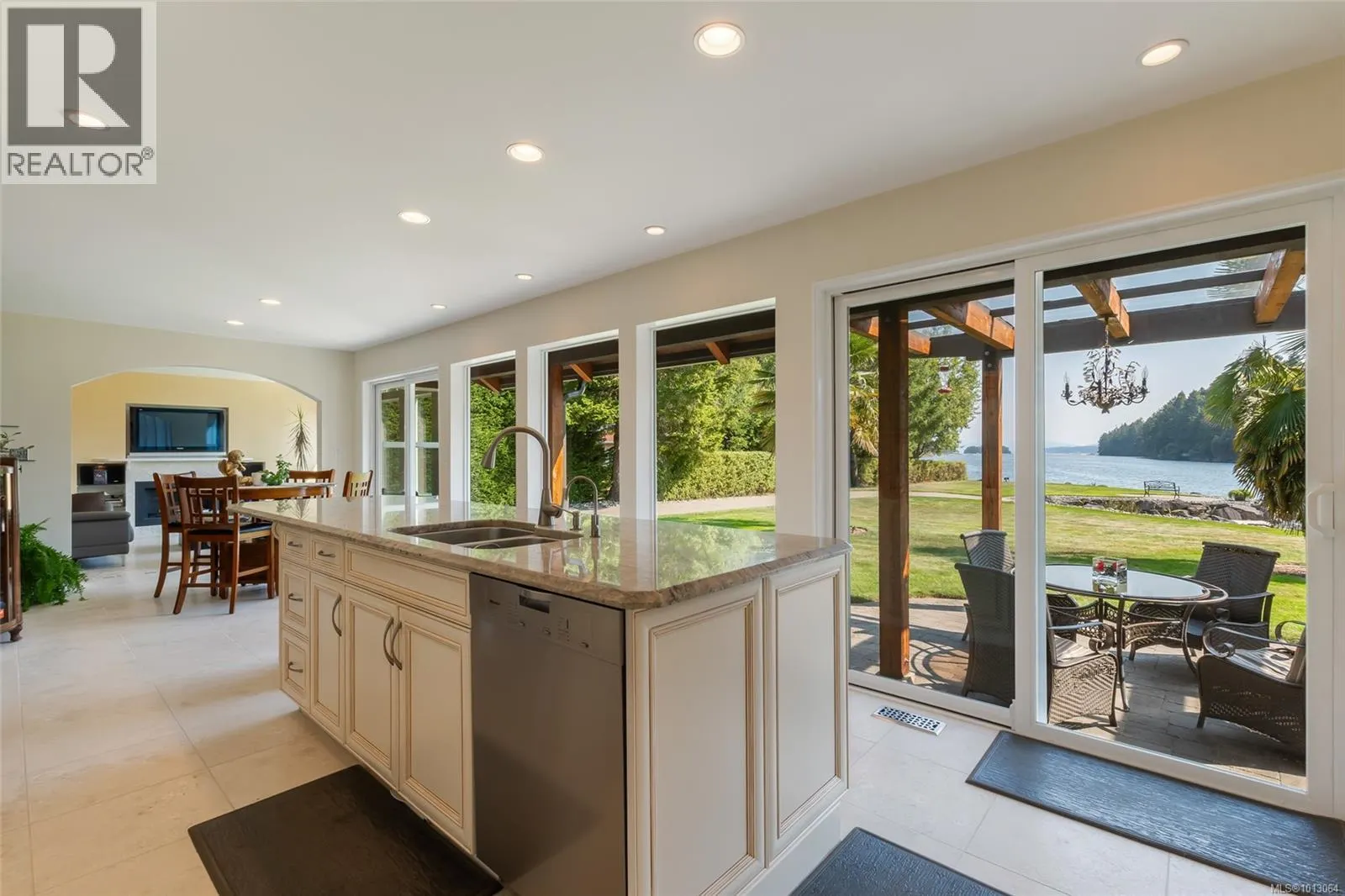 4718/4720 Shell Beach Rd