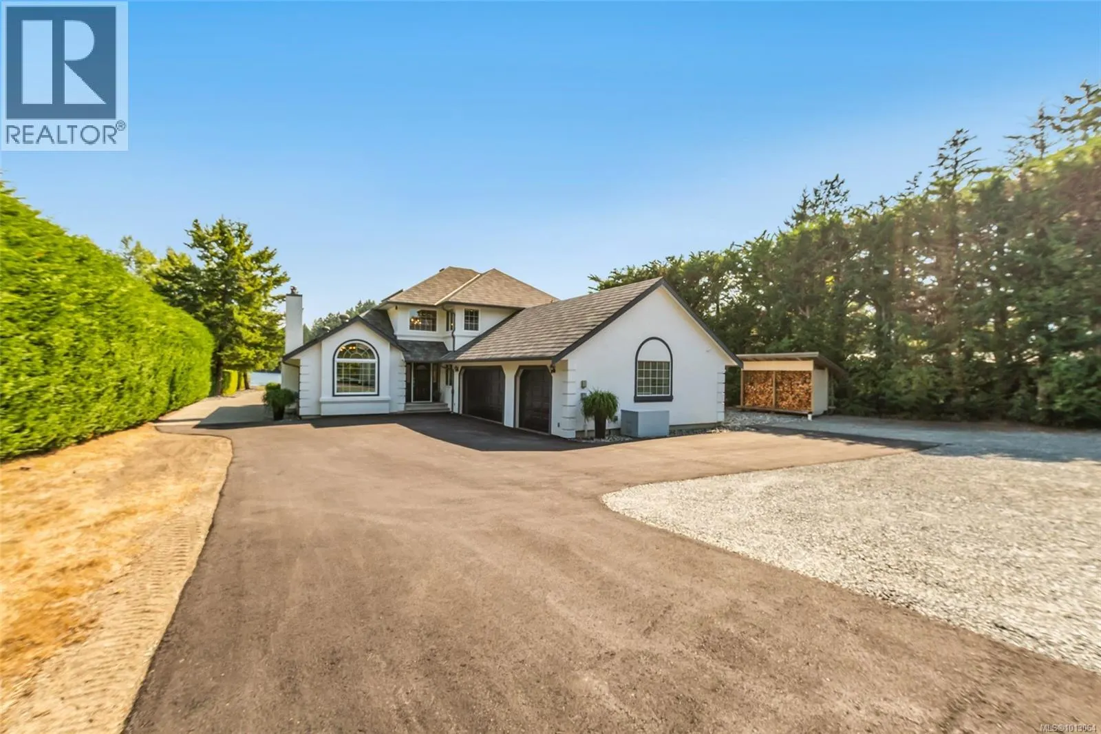 4718/4720 Shell Beach Rd