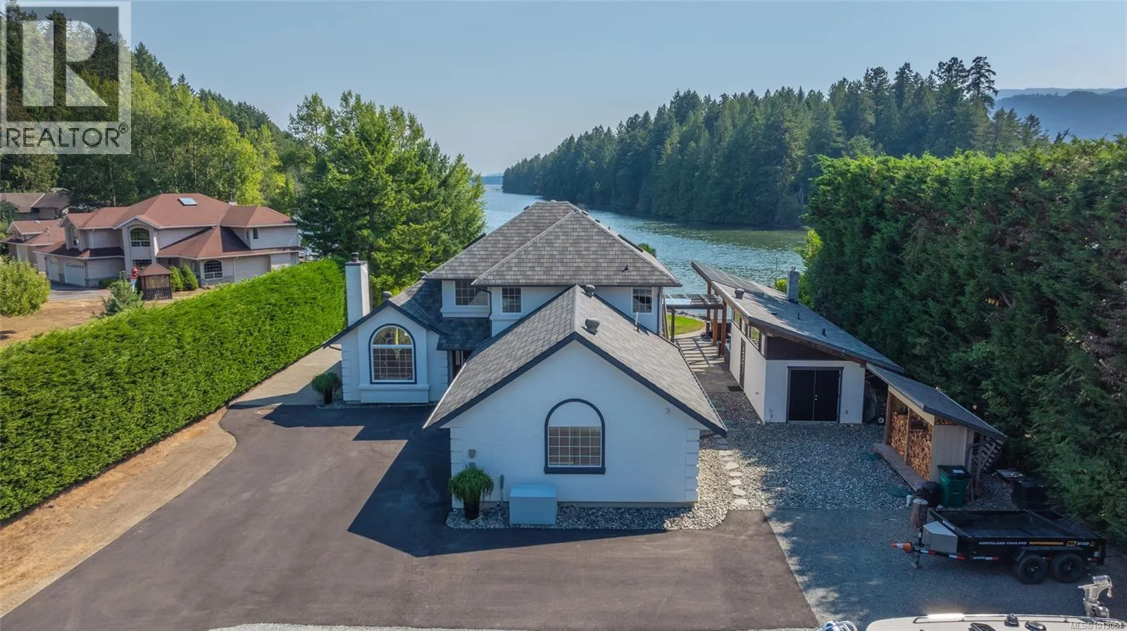 4718/4720 Shell Beach Rd