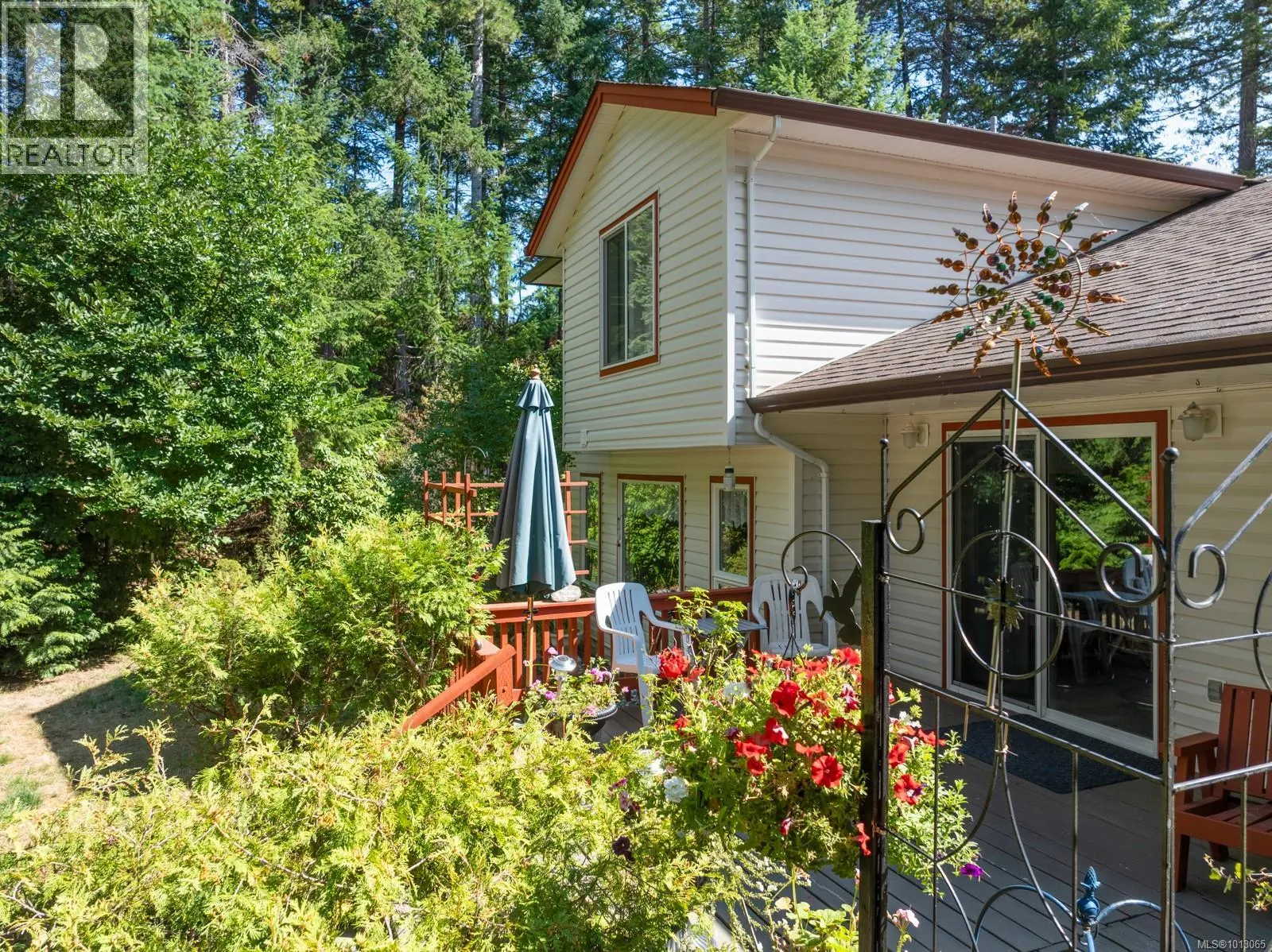 742 Sand Pines Dr