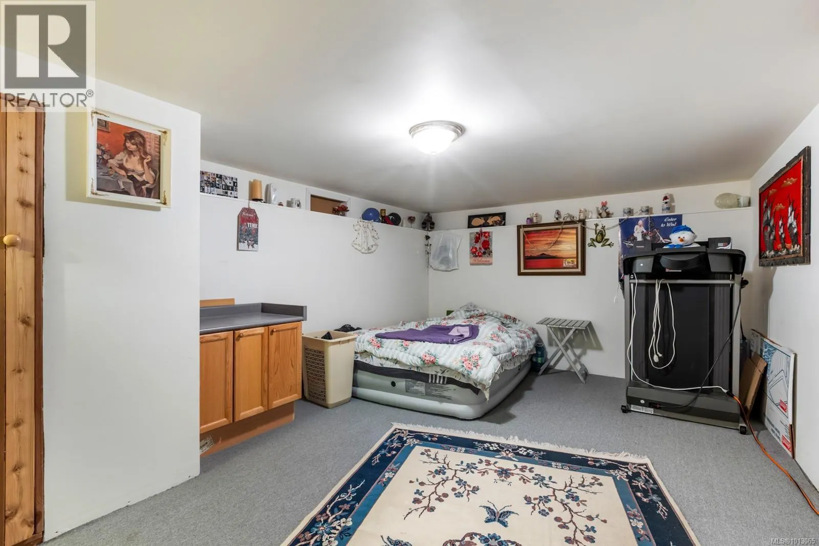 742 Sand Pines Dr