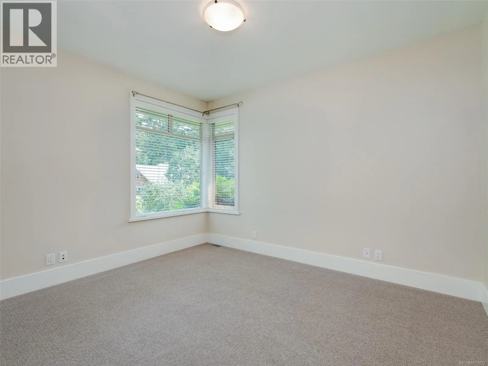 1266 Oceanwood Lane