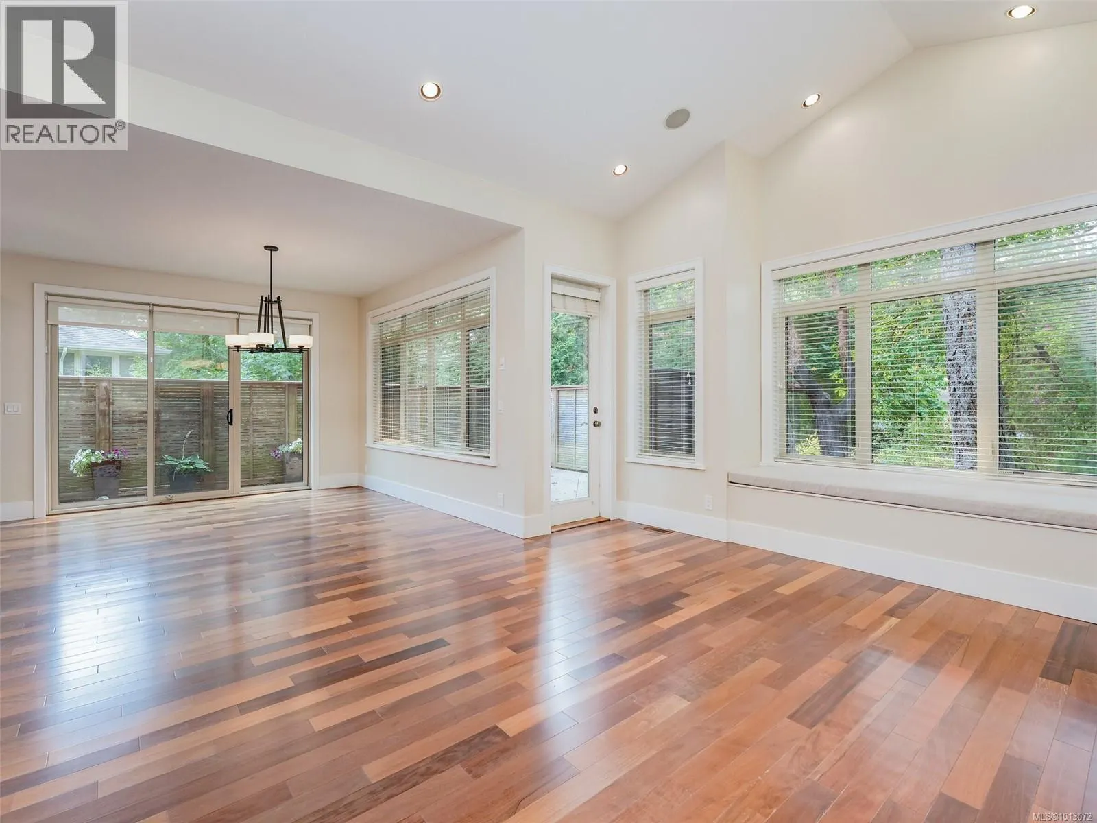 1266 Oceanwood Lane