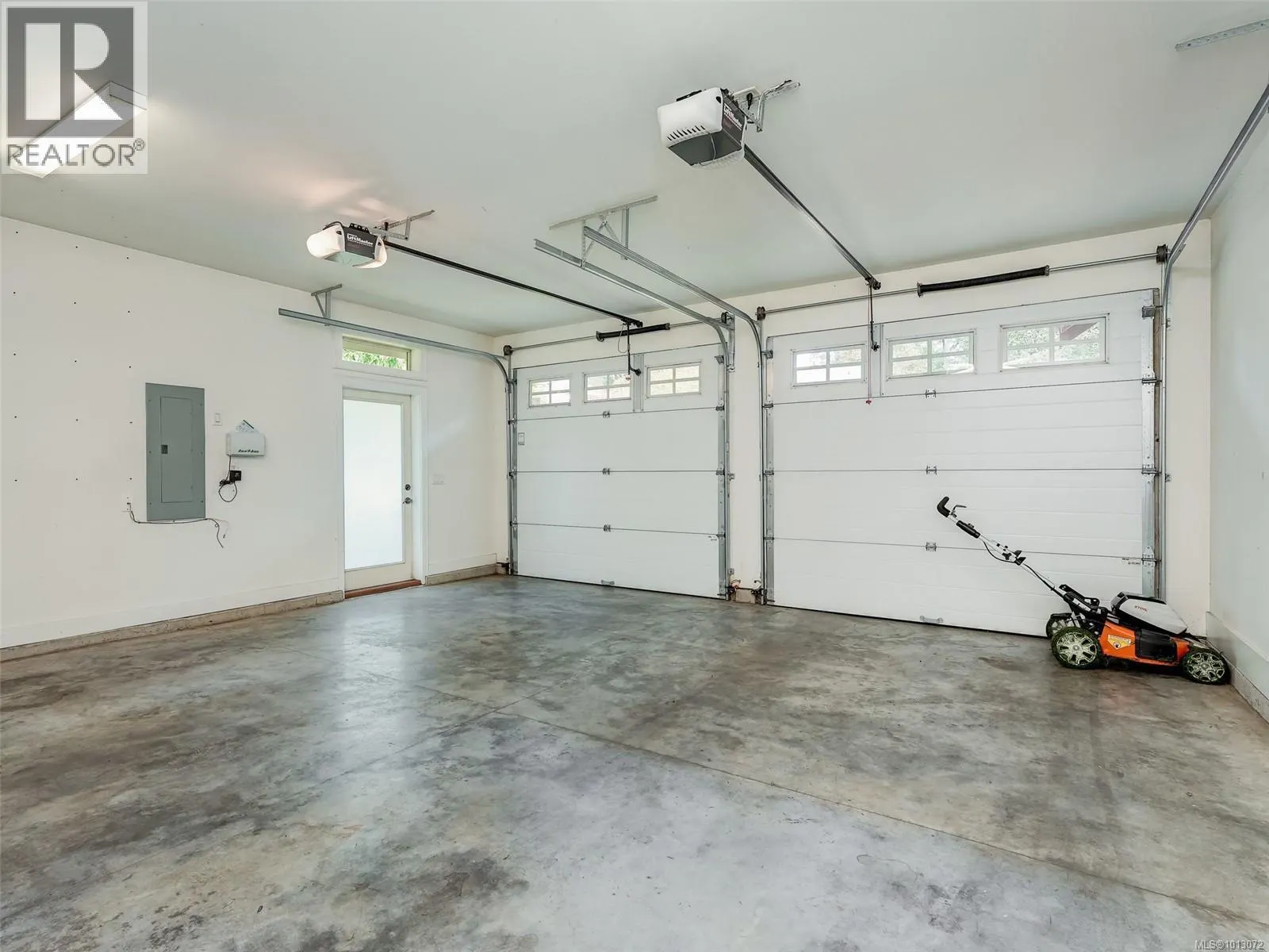 1266 Oceanwood Lane