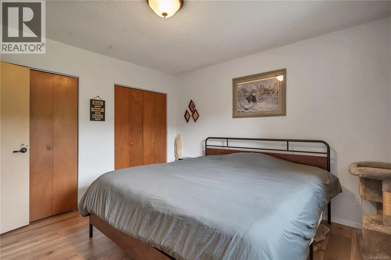 90 Thulin St