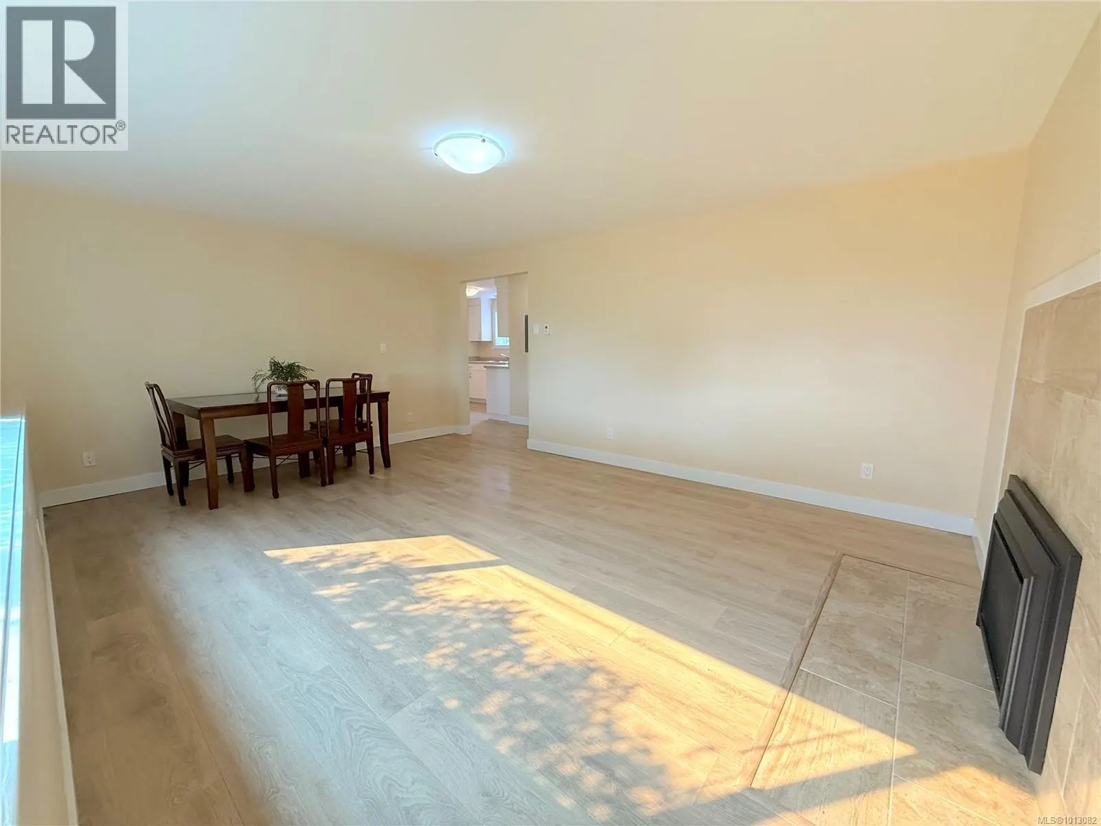 90 Thulin St