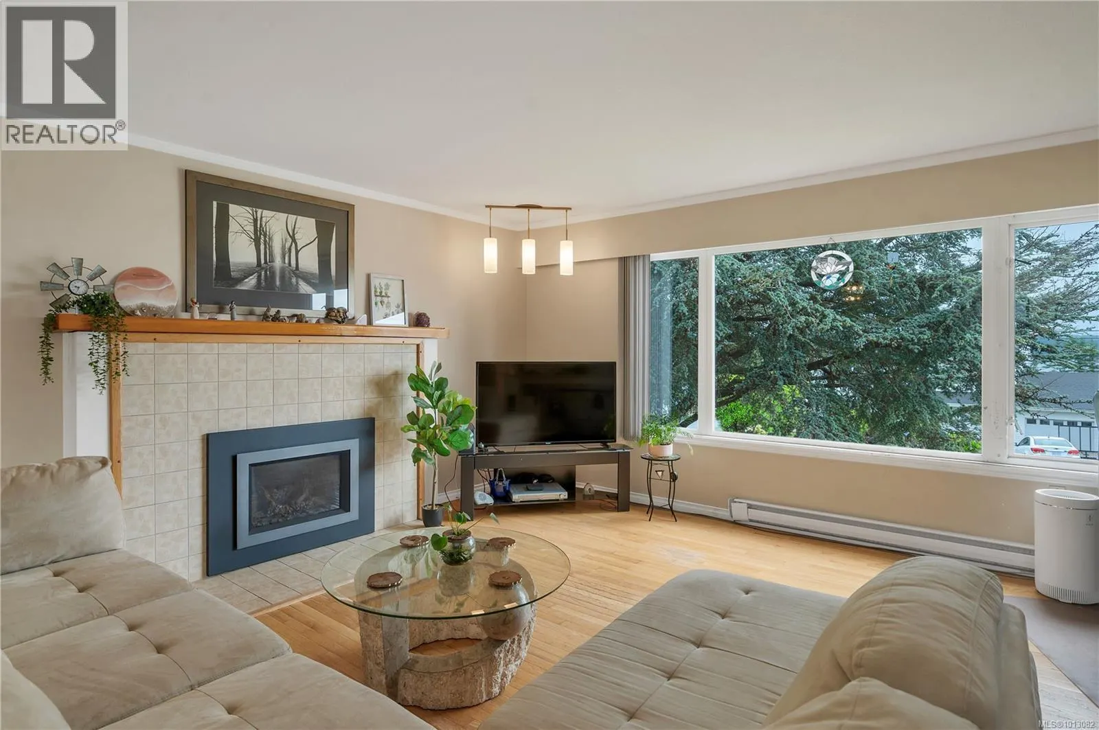 90 Thulin St
