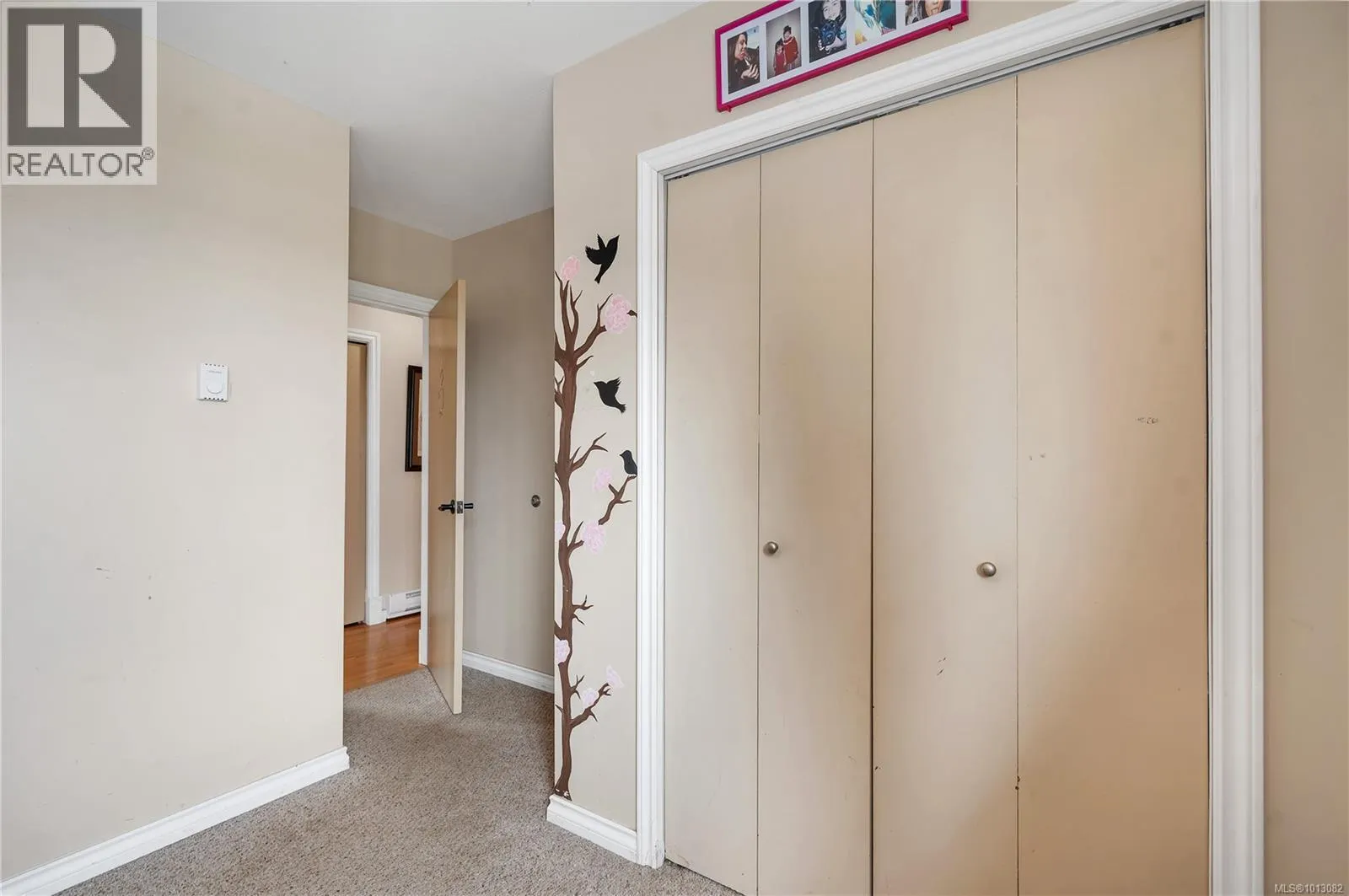 90 Thulin St