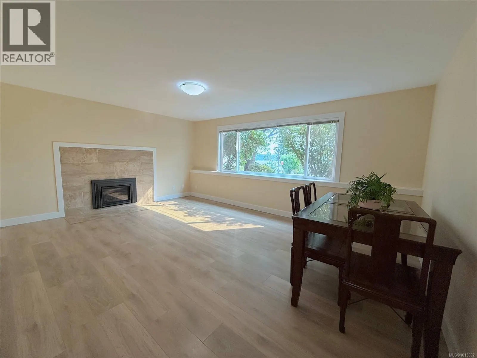 90 Thulin St