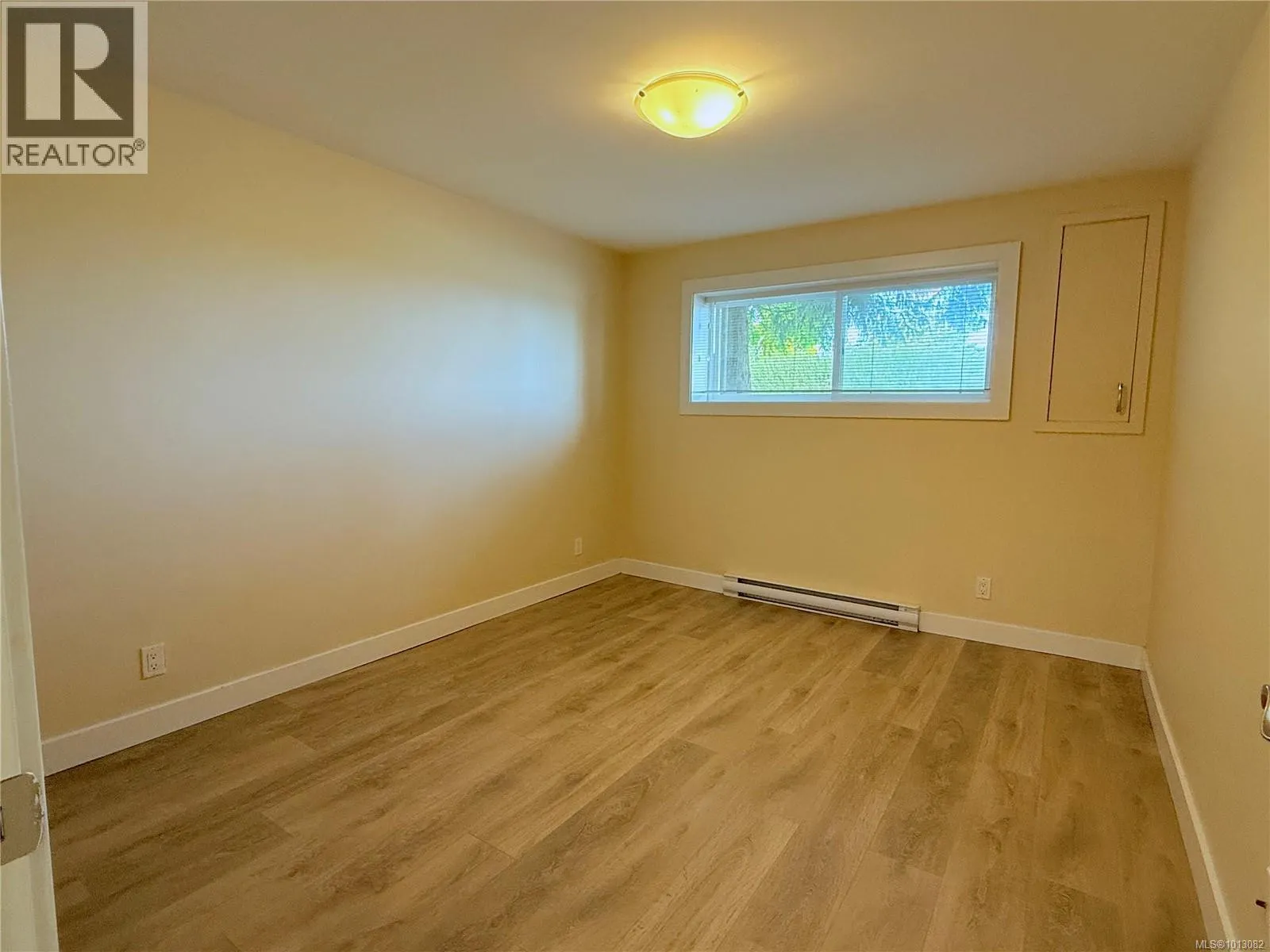 90 Thulin St