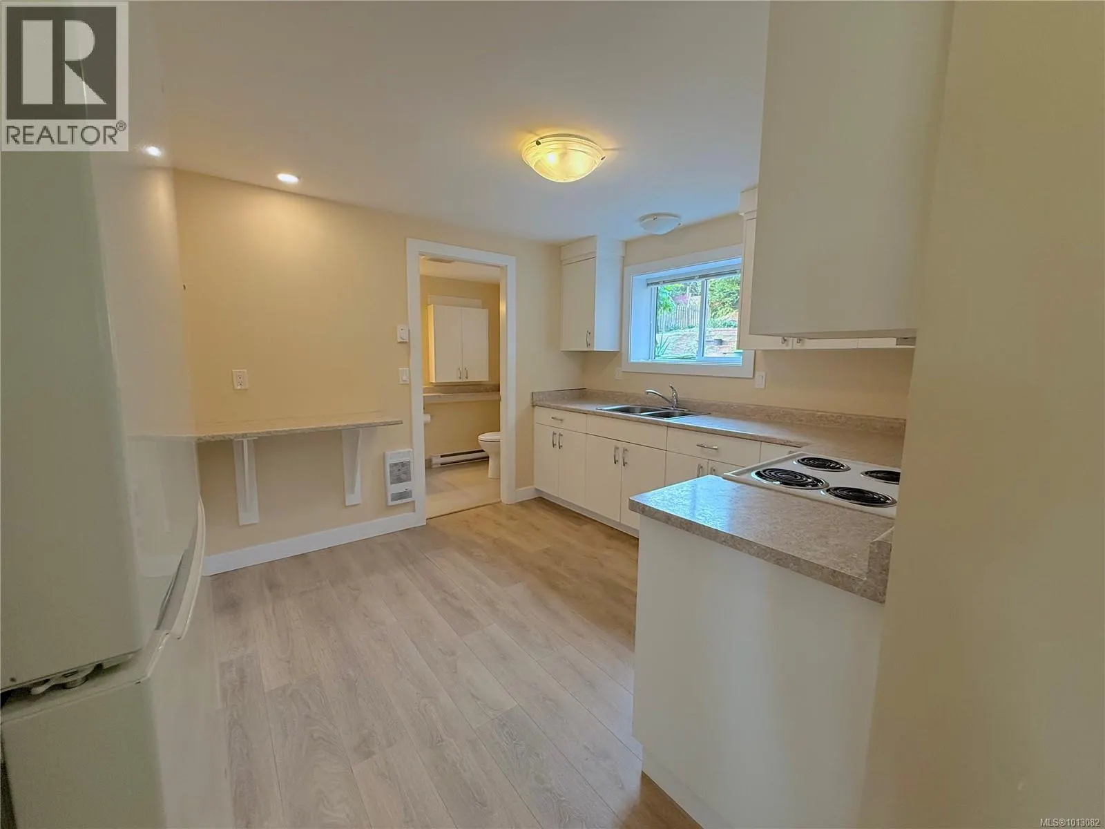 90 Thulin St