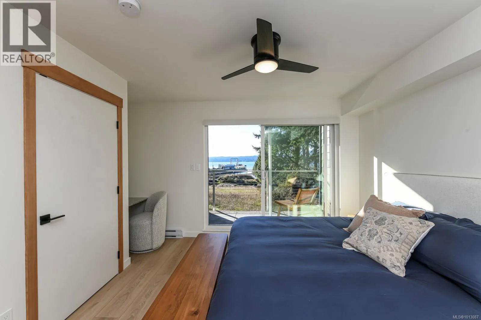 213 4305 Shingle Spit Rd