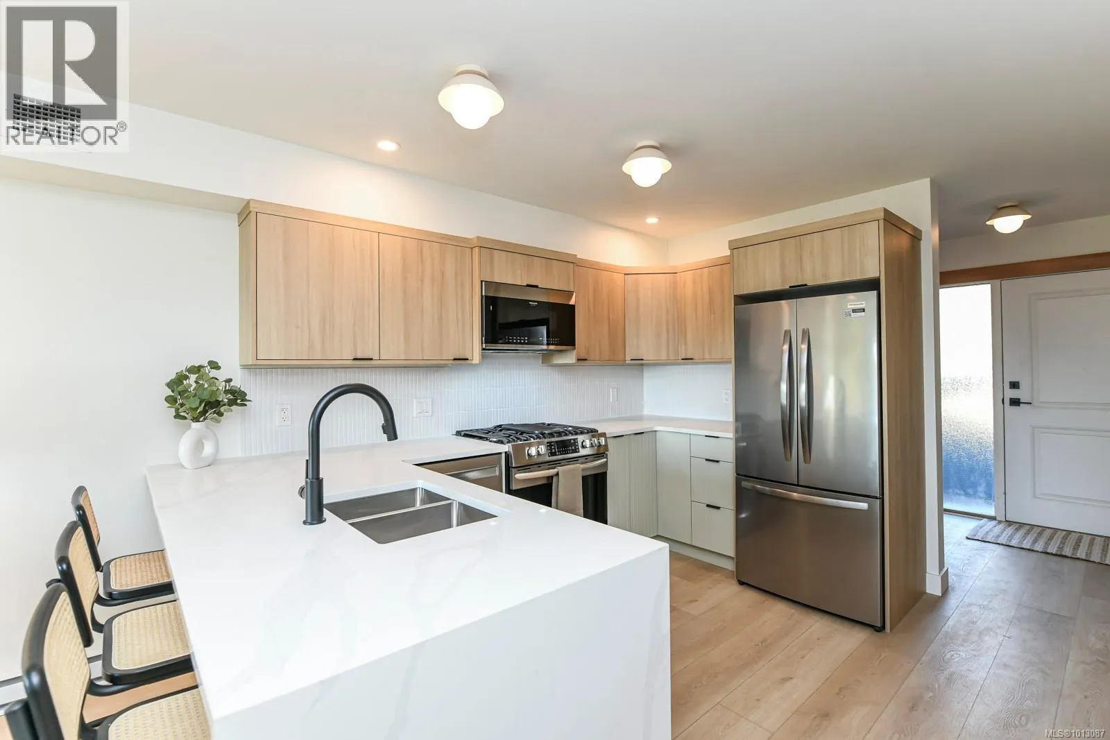 213 4305 Shingle Spit Rd