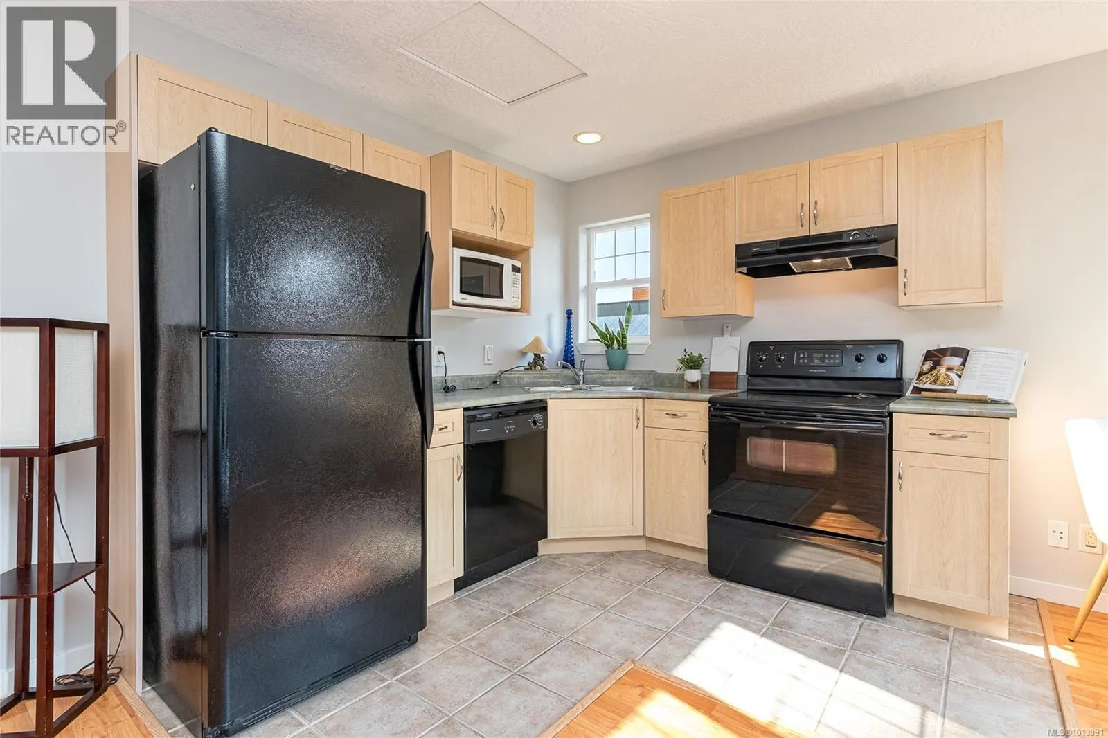 203 2844 Bryn Maur Rd