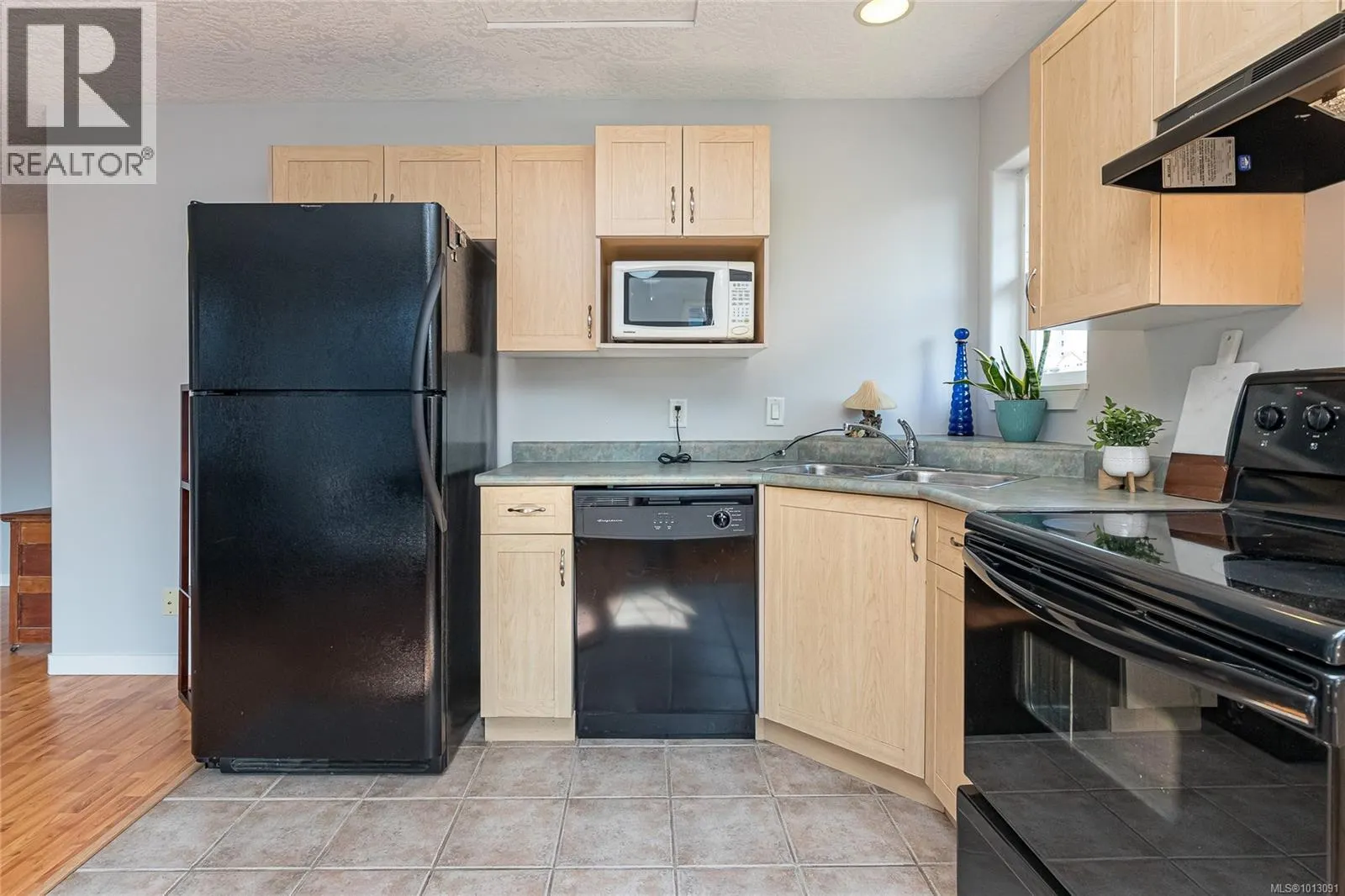 203 2844 Bryn Maur Rd