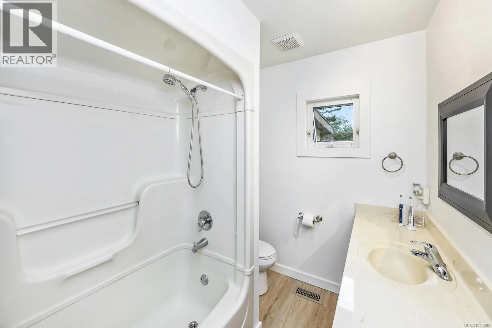 2586 Rainville Rd
