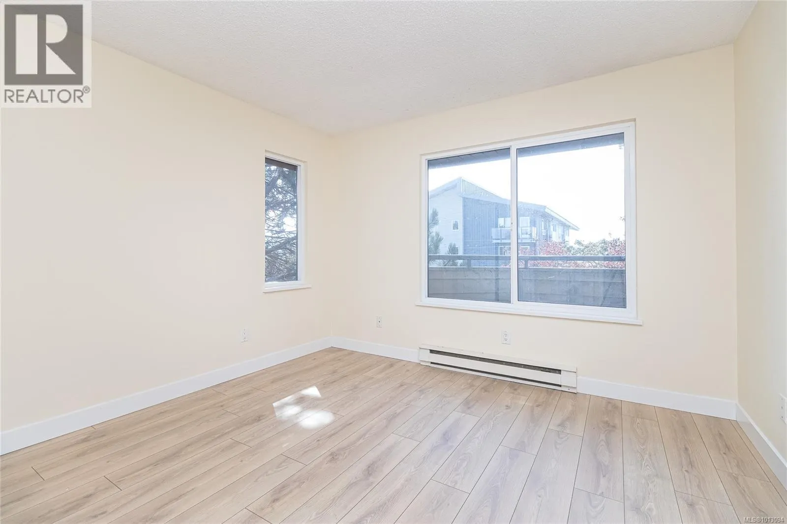 310 3215 Alder St