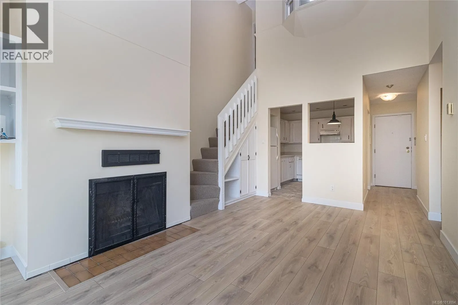 310 3215 Alder St
