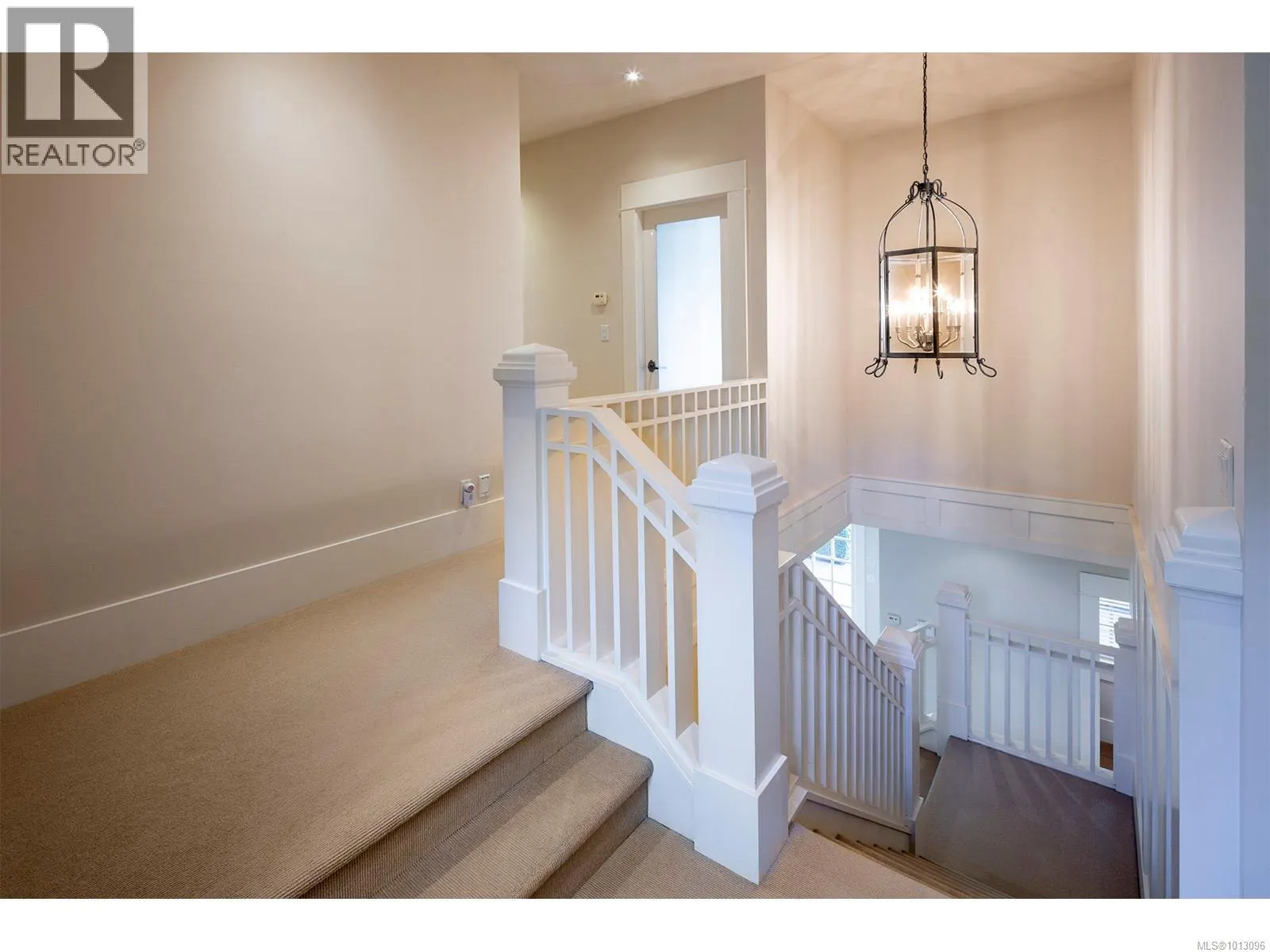 2766 Sea View Rd