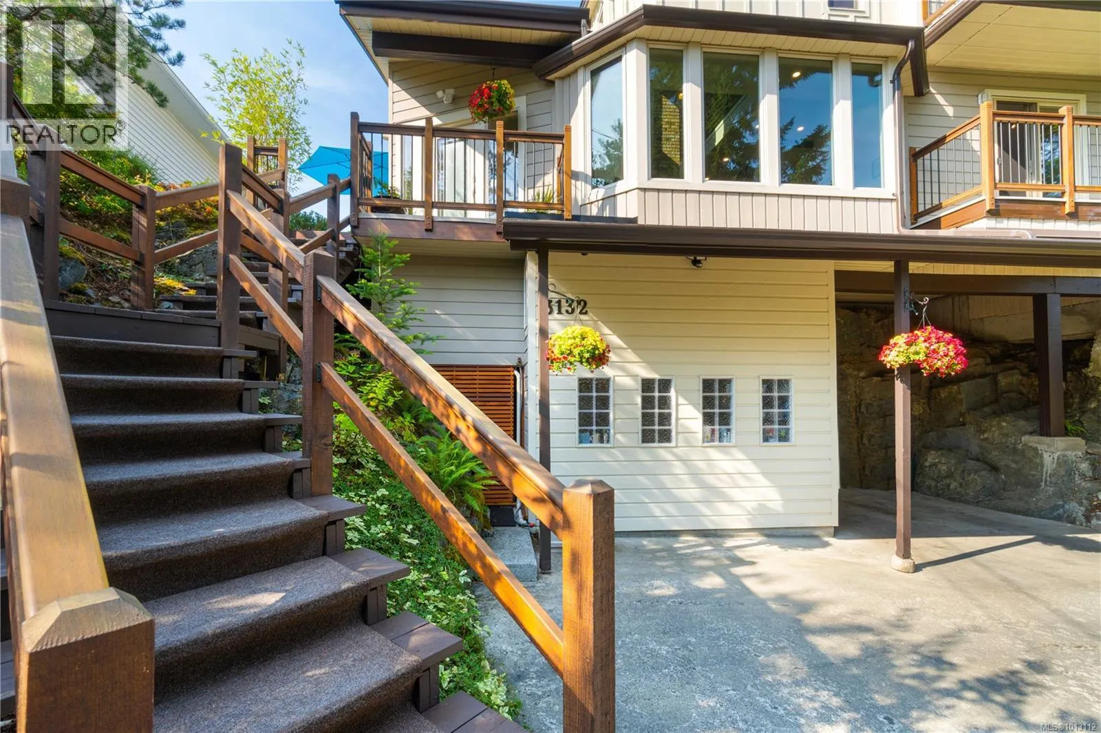 3132 Robin Hood Dr