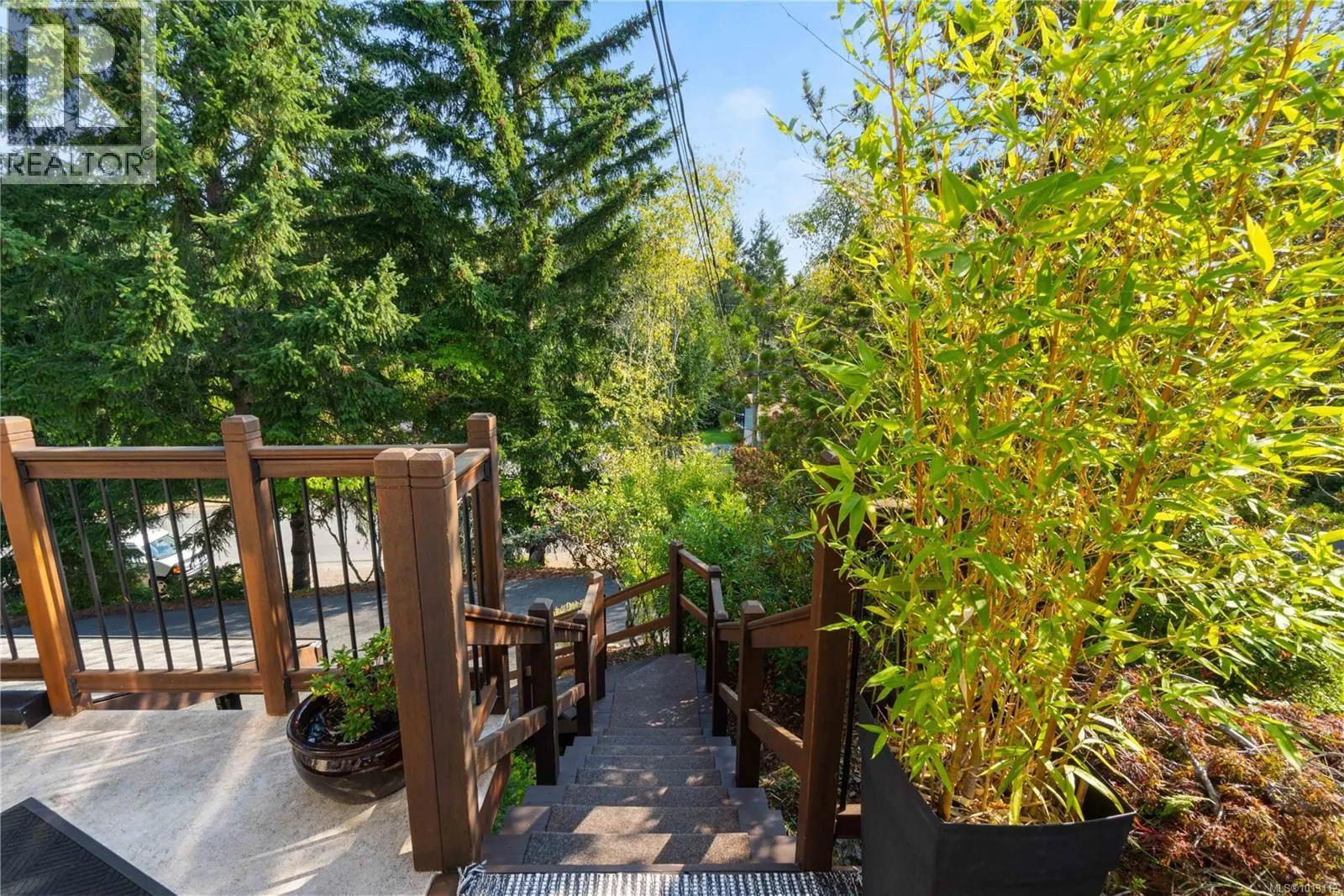 3132 Robin Hood Dr