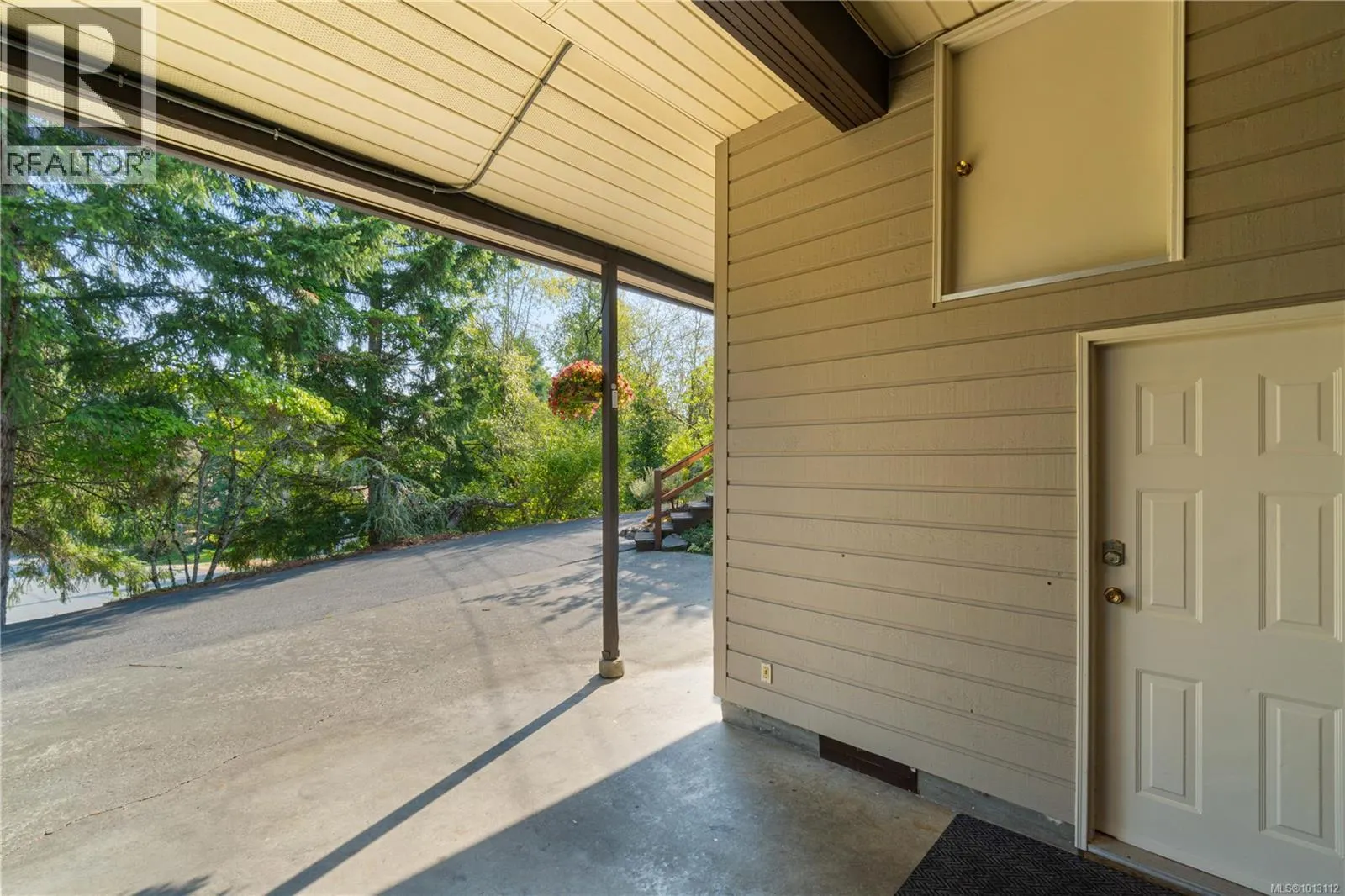 3132 Robin Hood Dr