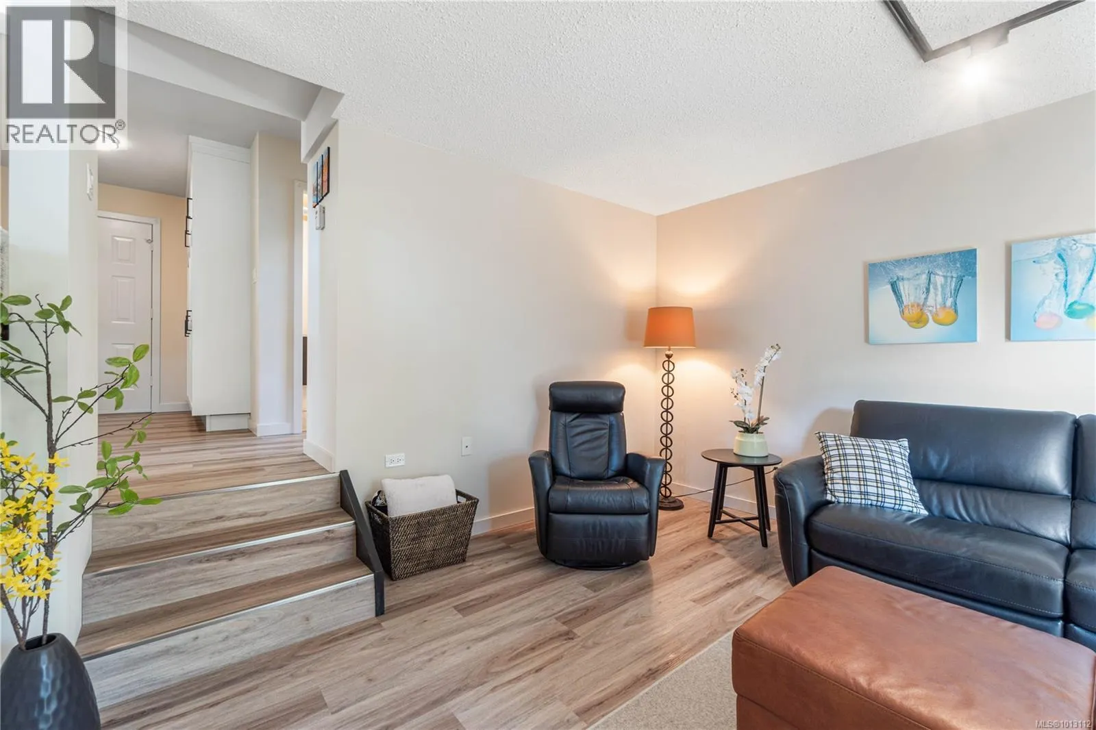 3132 Robin Hood Dr