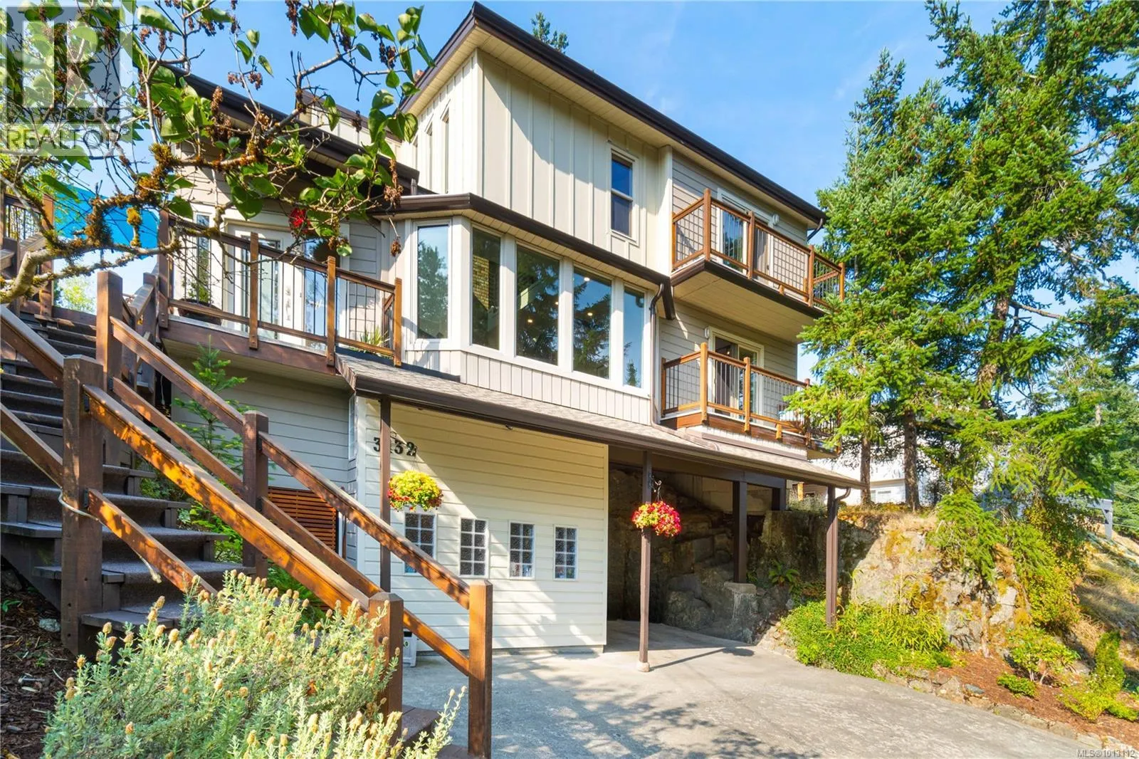 3132 Robin Hood Dr