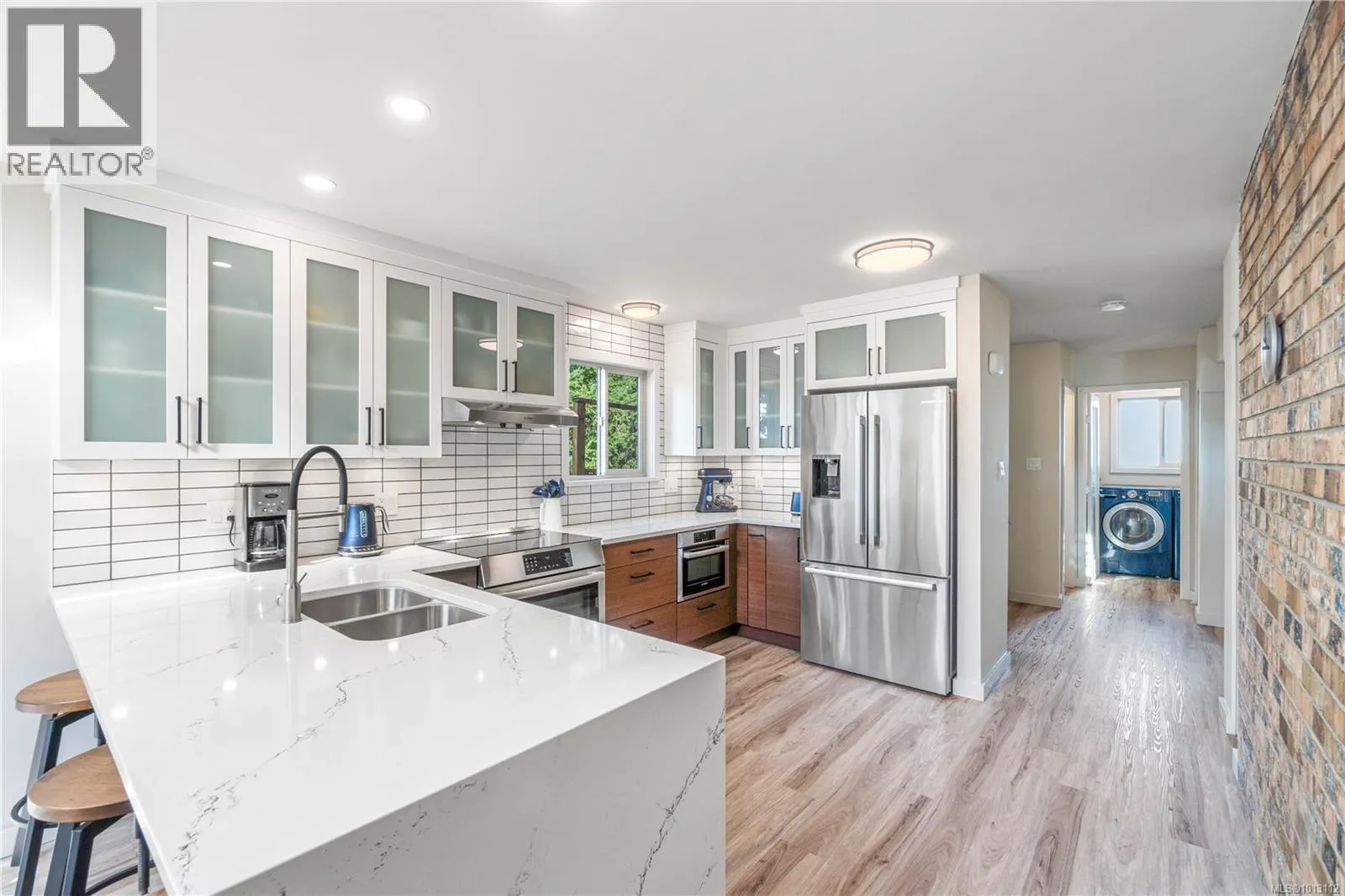 3132 Robin Hood Dr