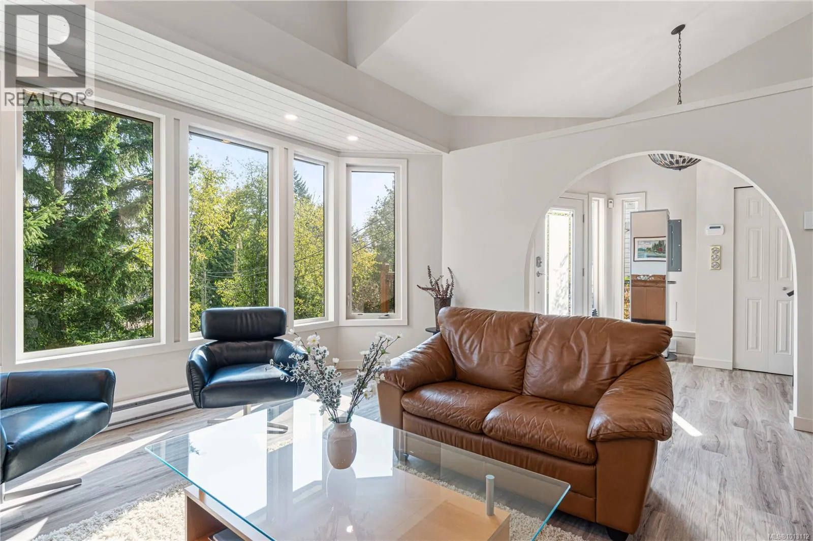 3132 Robin Hood Dr