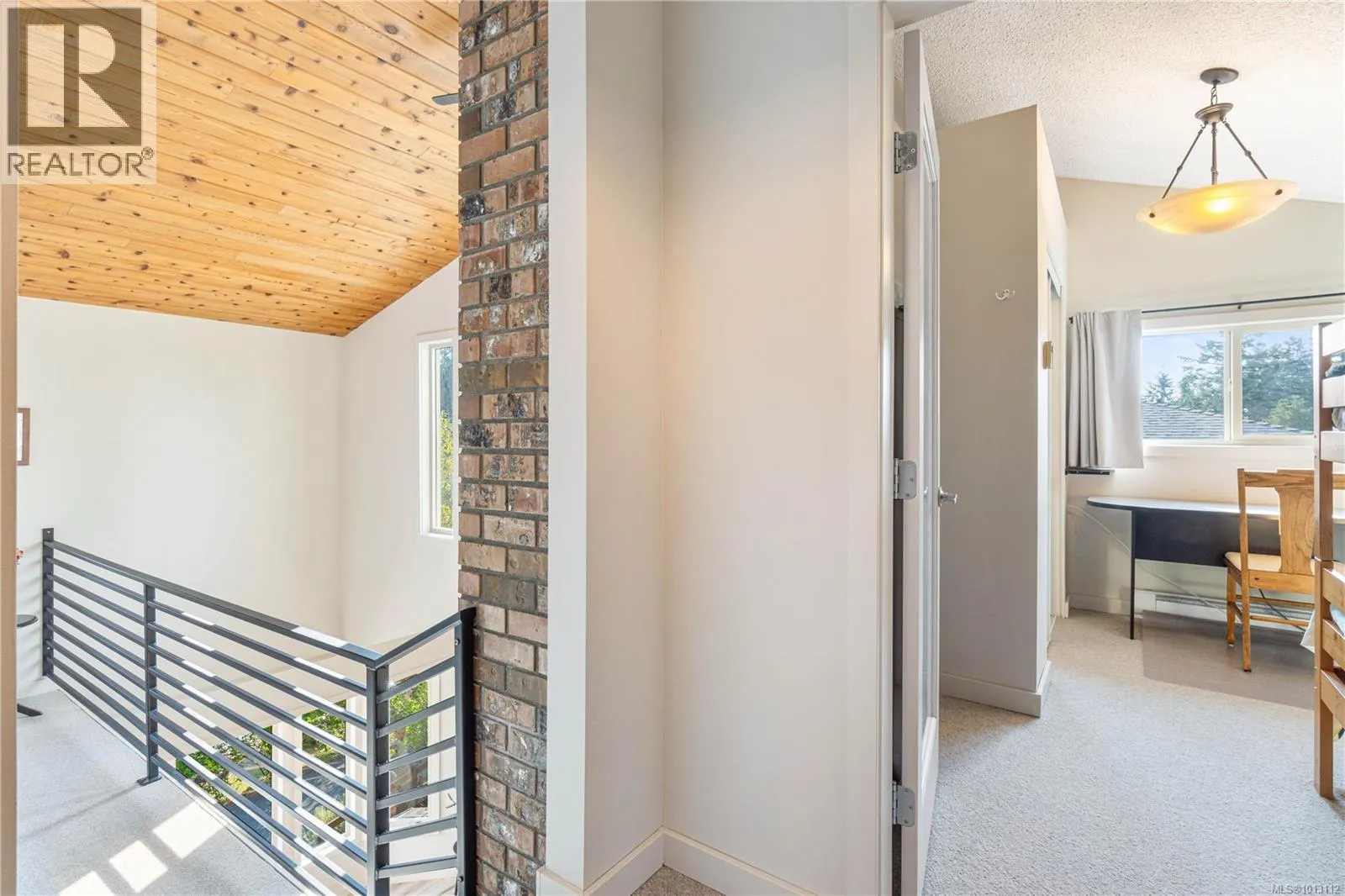 3132 Robin Hood Dr
