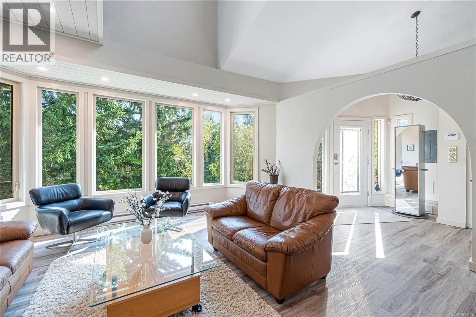 3132 Robin Hood Dr