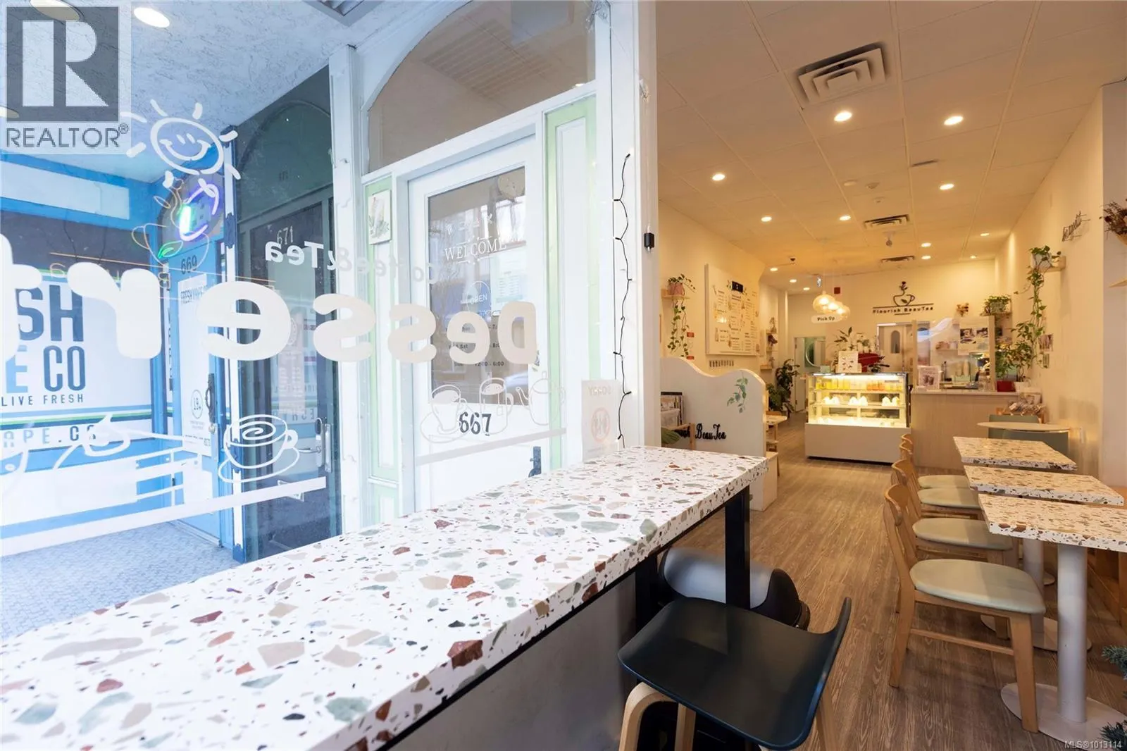 667 Fort St