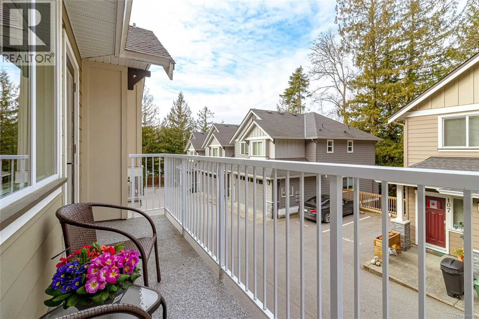 106 3439 Ambrosia Cres