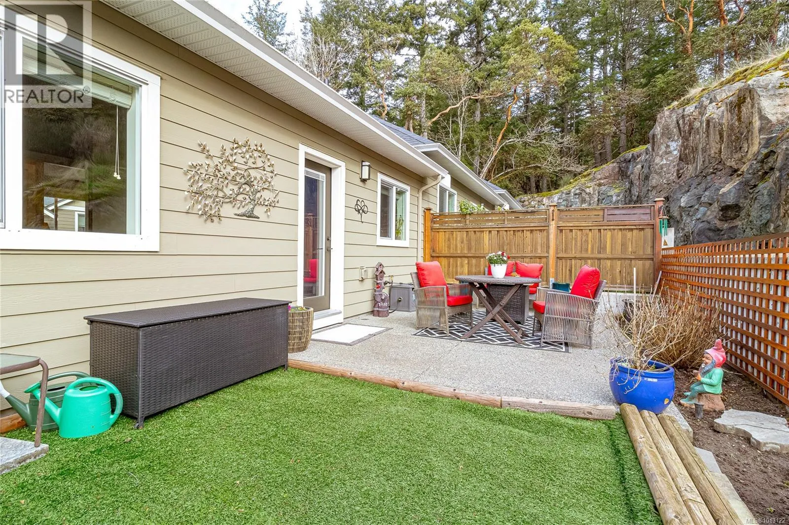 106 3439 Ambrosia Cres