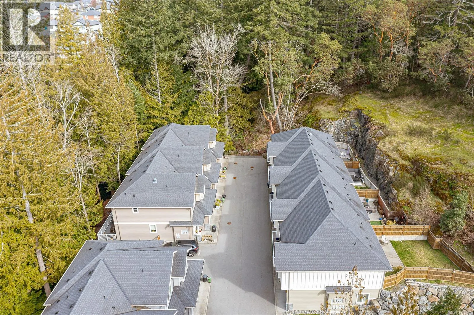 106 3439 Ambrosia Cres