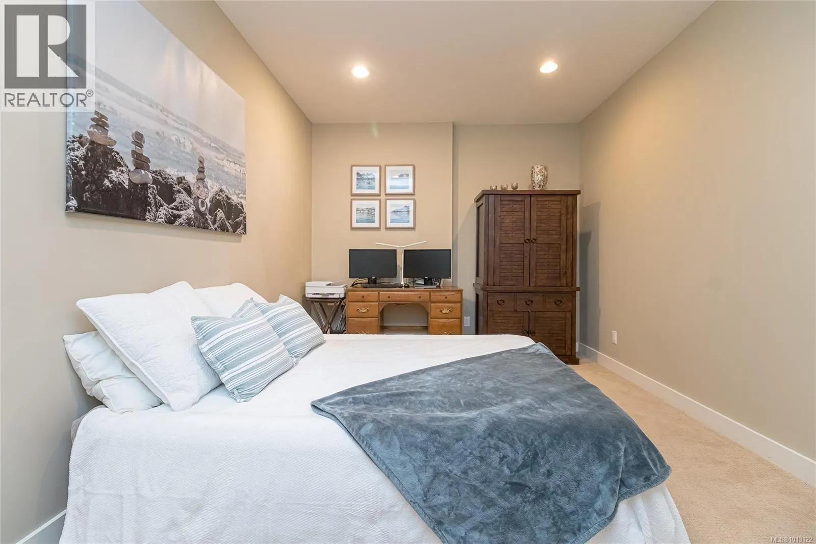 106 3439 Ambrosia Cres