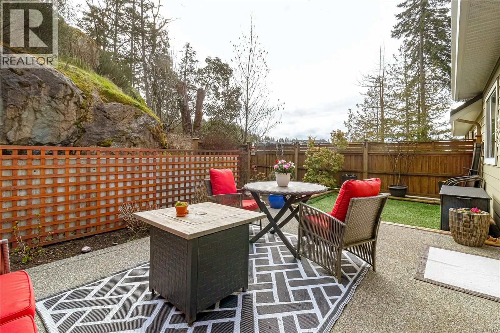 106 3439 Ambrosia Cres
