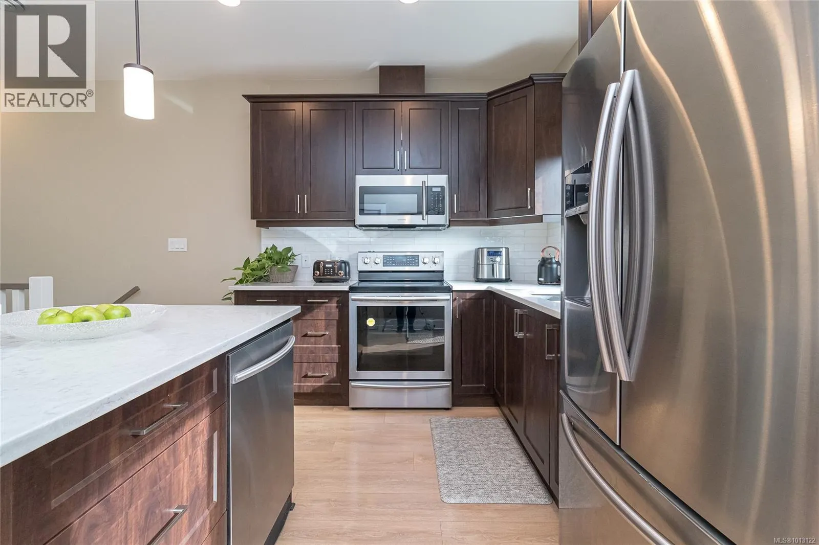 106 3439 Ambrosia Cres