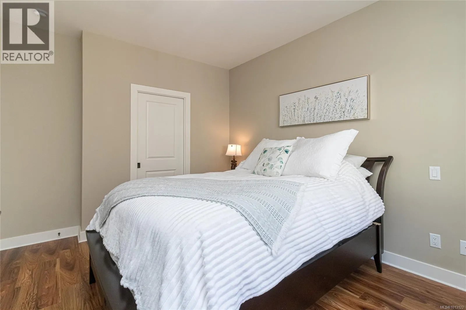 106 3439 Ambrosia Cres