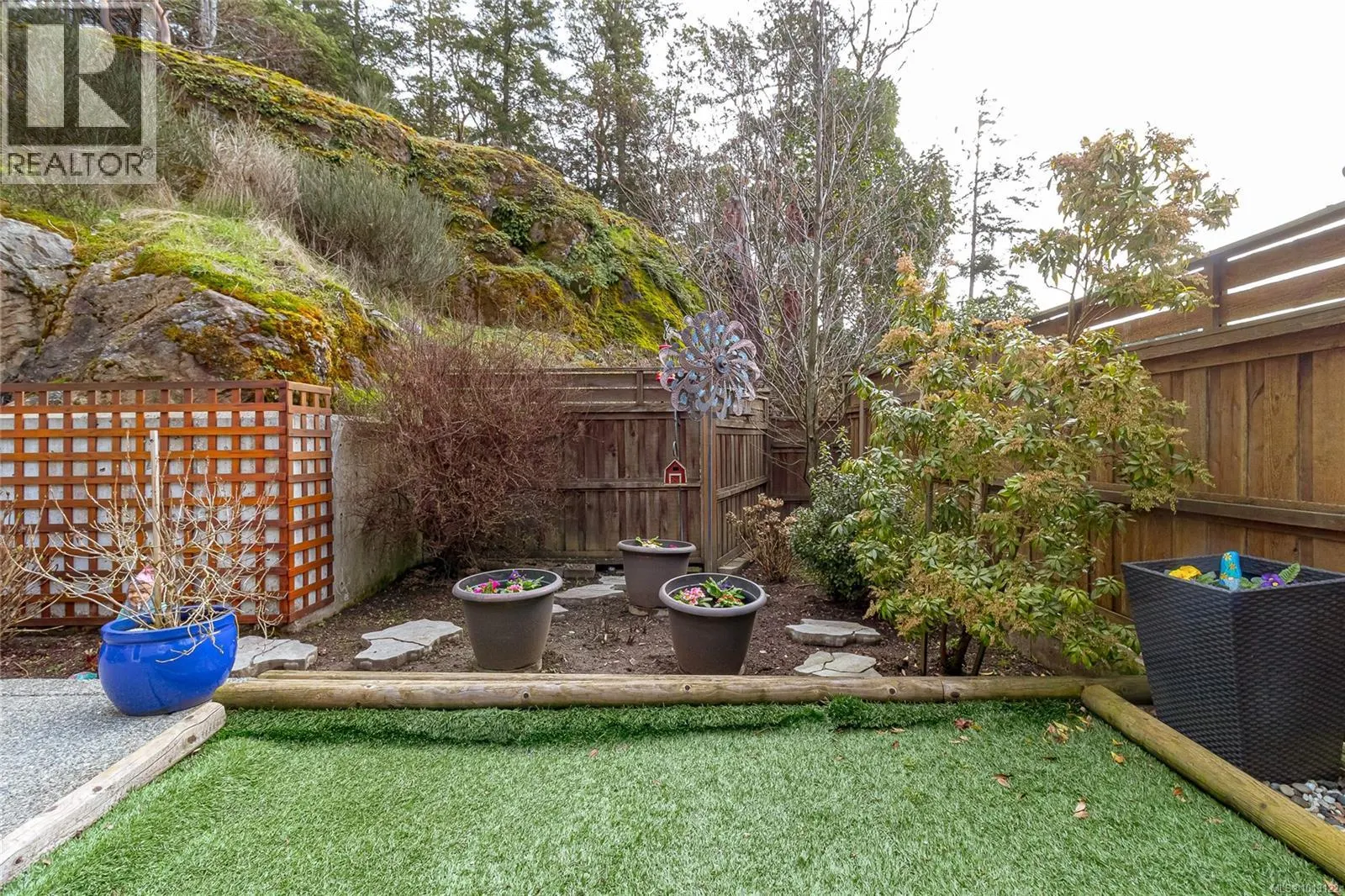 106 3439 Ambrosia Cres