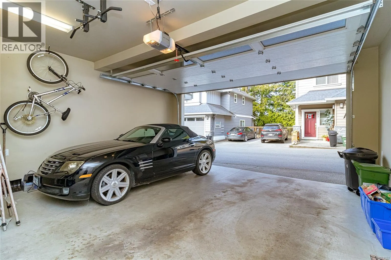 106 3439 Ambrosia Cres
