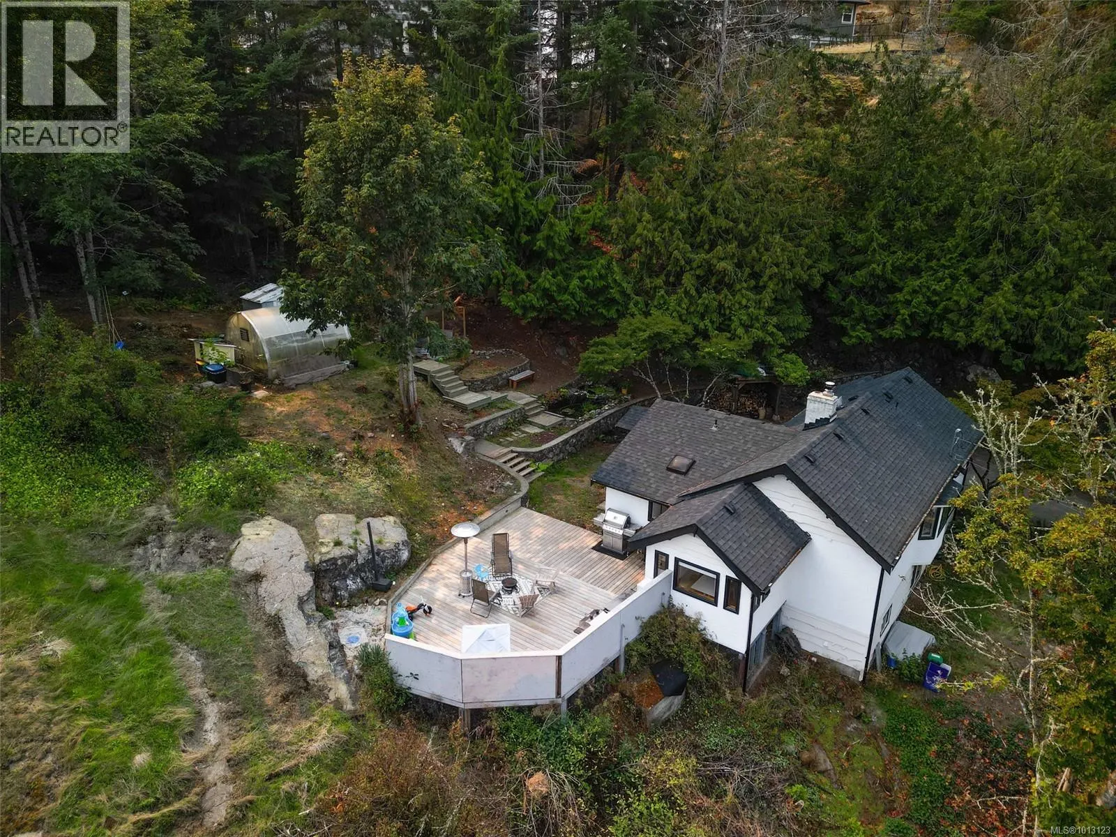 729 Latoria Rd