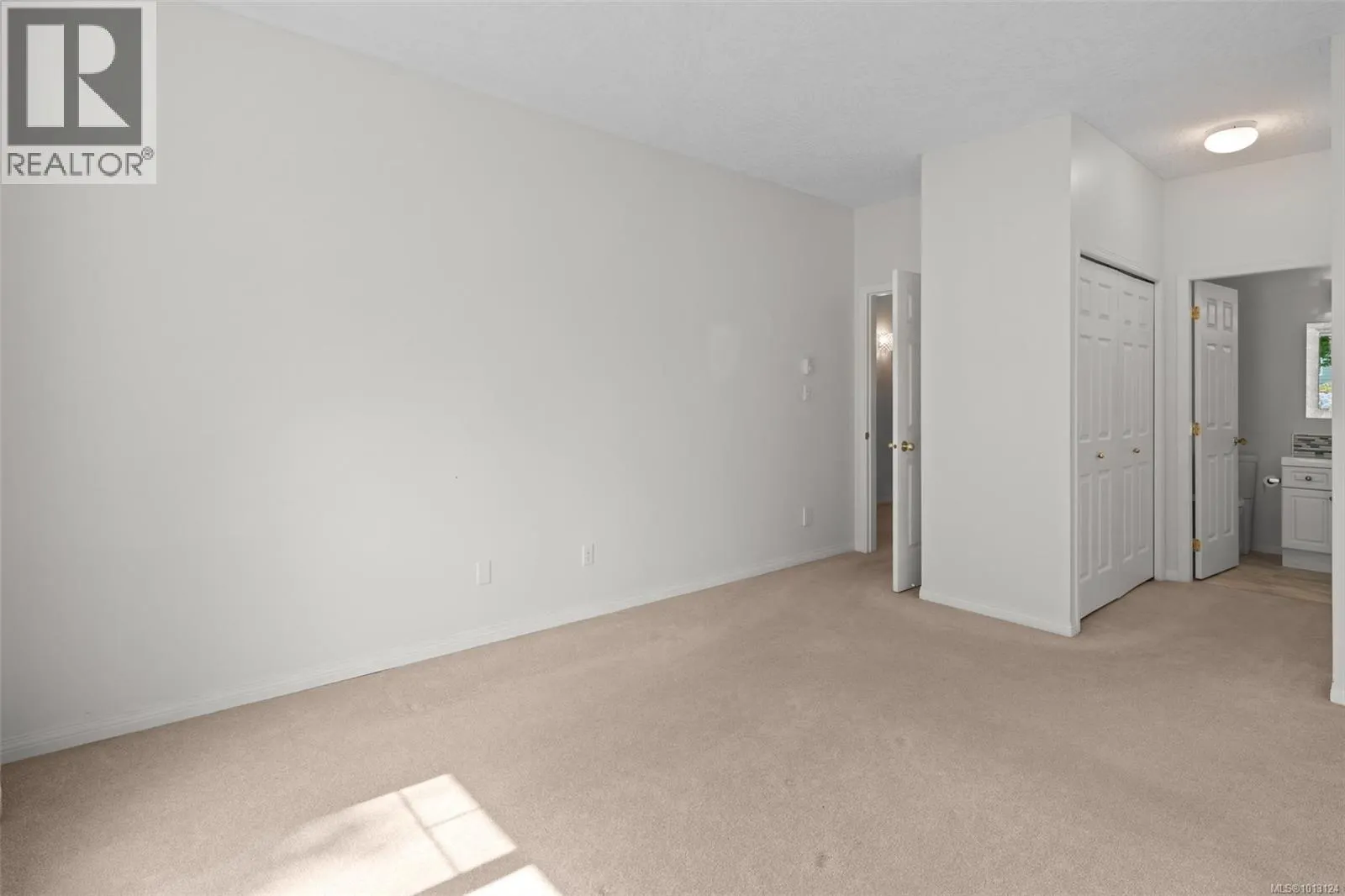 8012 Polo Park Cres